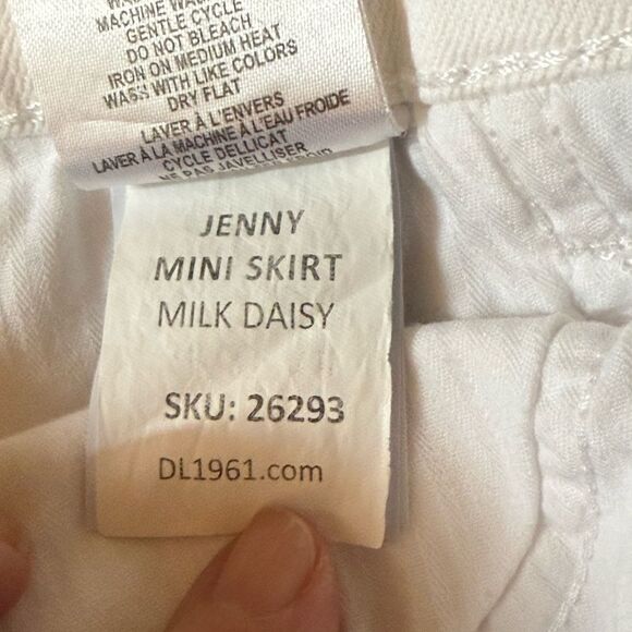 DL 1961 Girls Jenny Milk Daisy Mini Skirt. 5 Pocket Style.
Size 16. - Picture 12 of 13